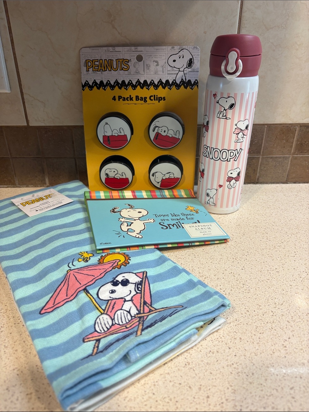 Peanuts NWT  Snoopy Lovers 5 Piece Bundle
